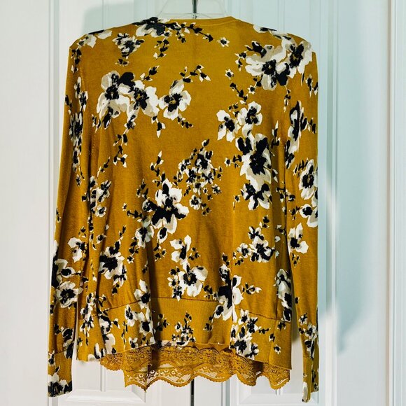 Ann Taylor Factory Sweater & Tank Set in Gold/Black (L) Gently Used/No Flaws - Picture 2 of 10